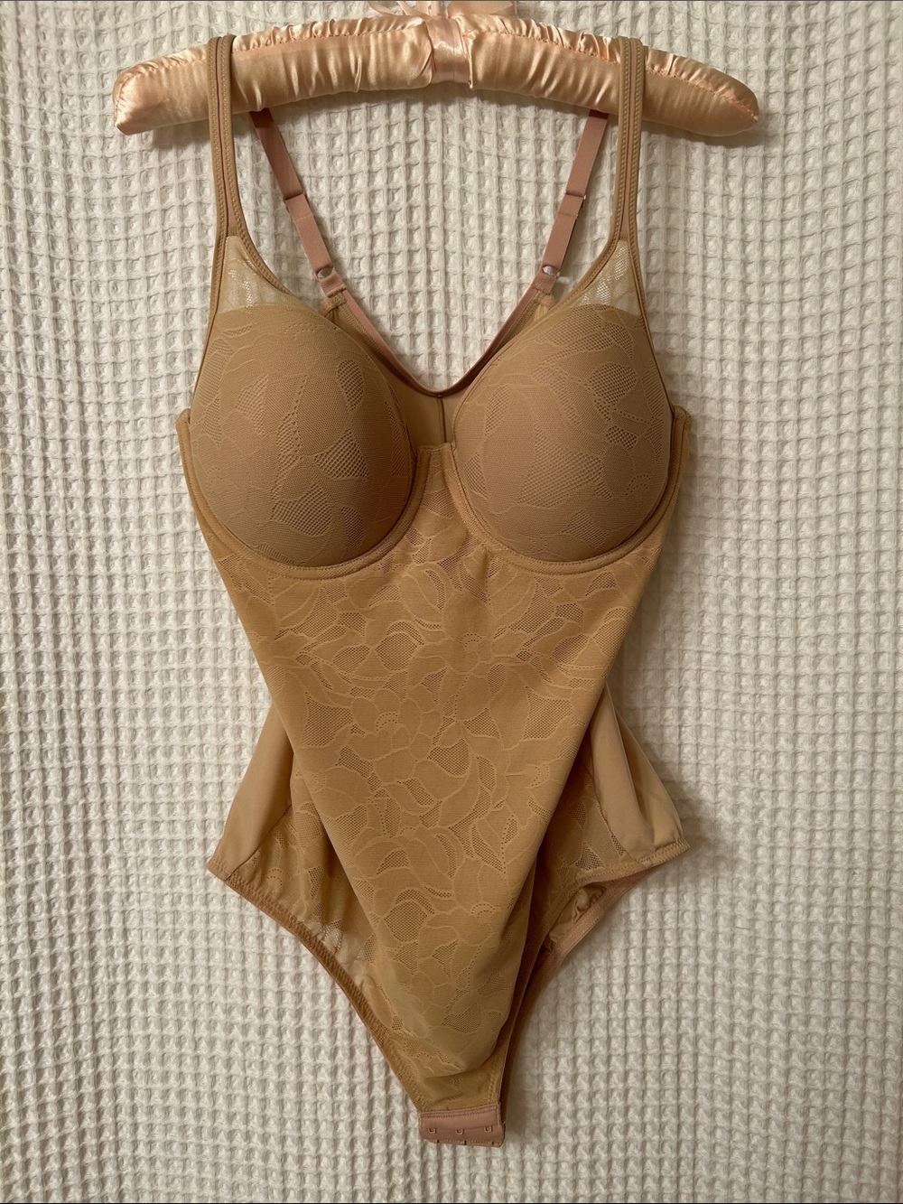 Sculpting Lace Bodysuit Shapewear in Nude Tan